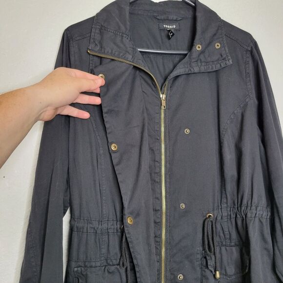 Torrid Size 0X Black Twill Utility Snap Zipper Closure Cinched Waist Jacket - Picture 6 of 10